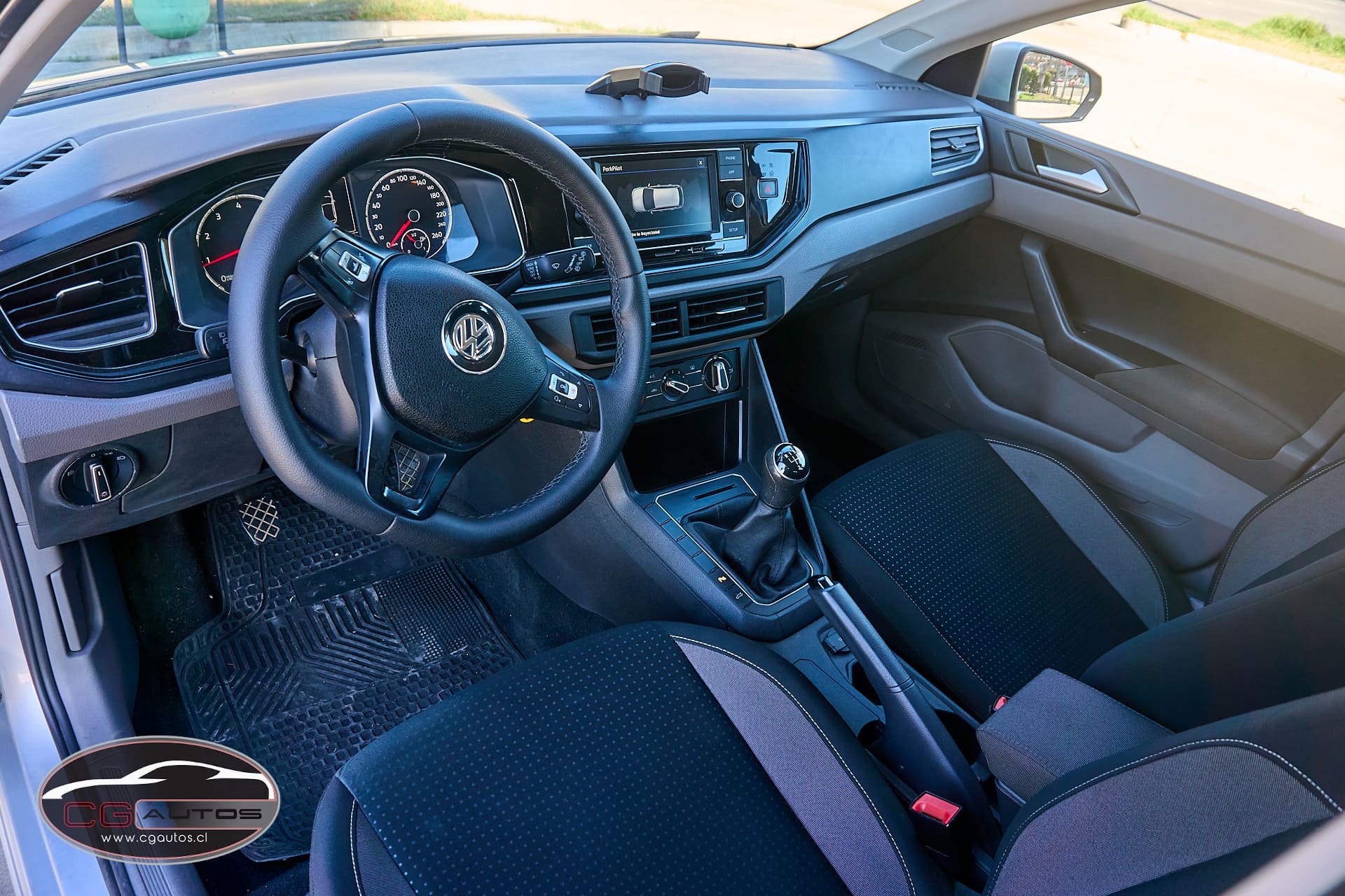 Volkswagen Polo — foto 14 de 14