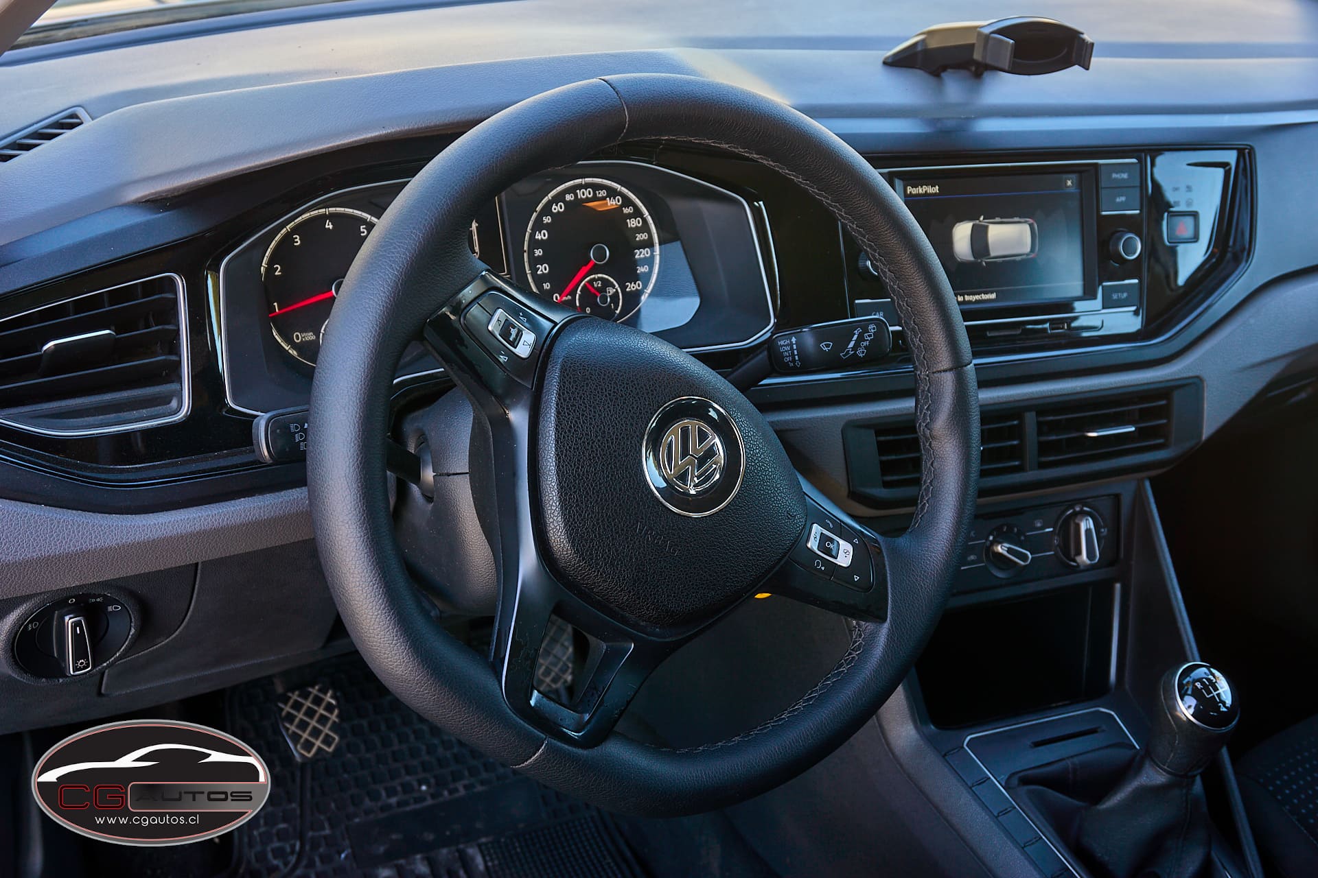 Volkswagen Polo — foto 7 de 14