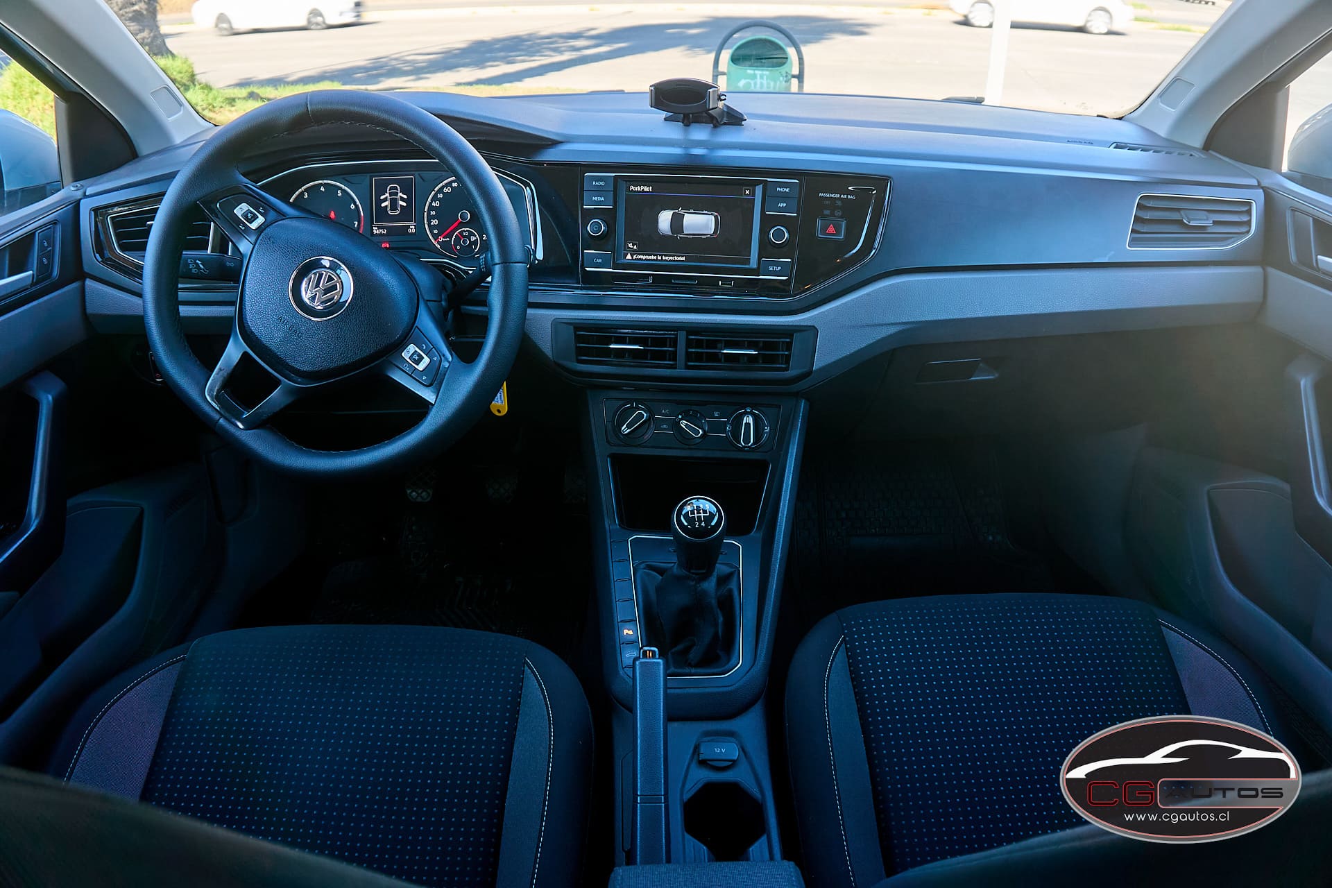 Volkswagen Polo — foto 10 de 14
