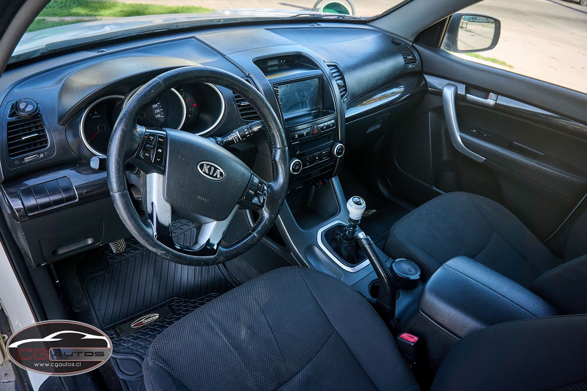 KIA Sorento — foto 10 de 13